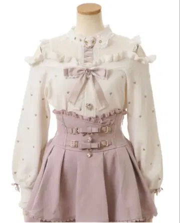 [ LIZLISA ] 하트 자수 어깨 트임 레이어드 니트