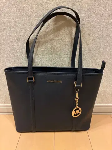 MICHAEL KORS 네이비 토트백