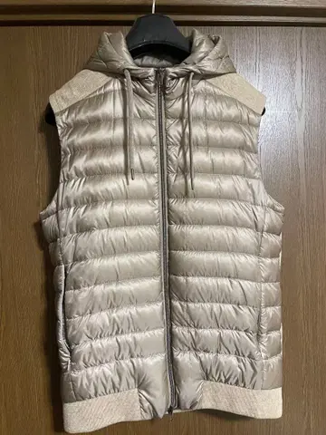 Herno 리조트 후드 부착 베이지 다운 베스트 사이즈 48