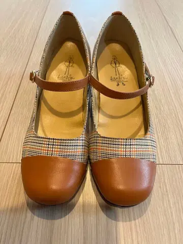 키다리 아저씨 체크 무늬 메리제인 펌프스 브라운