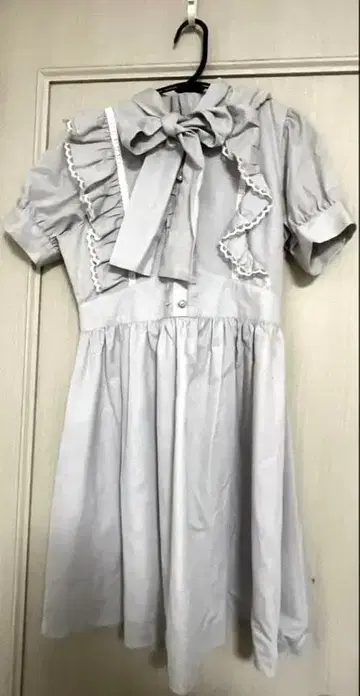 그레이 프릴 리본 반팔 미니 원피스(Ank Rouge)