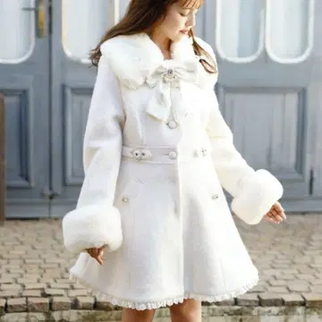 LIZLISA 사이드 하트 버클 A라인 코트