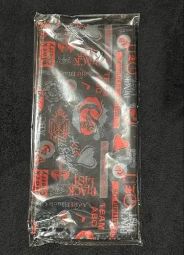 Acid Black Cherry 스카프 참