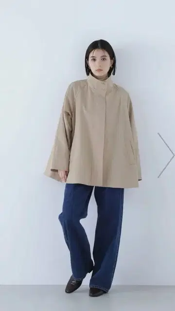 내추럴 뷰티 베이직 스탠드넥 텐트라인 블루종 M 사이즈