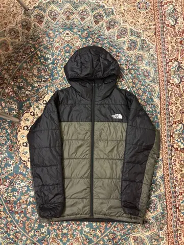 The North Face 후드 부착 다운 자켓 블랙/올리브
