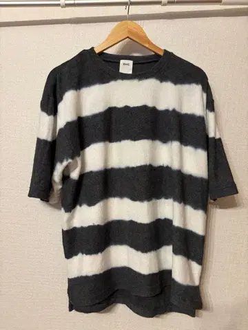 RHC 네이비와 화이트 스트라이프 T셔츠 니트 원단