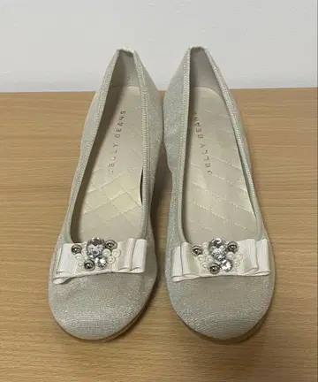 미사용 새상품 젤리빈스 리본 펌프스 24.5