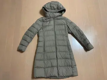 유니클로 울트라 라이트 다운 코트 롱 여성용 M 사이즈 베이지