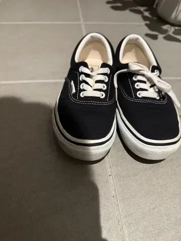 Vans 오센틱 블랙 스니커즈 블랙