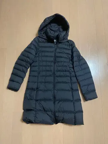 유니클로 울트라 라이트 다운 코트 롱 여성용 M 사이즈 블랙