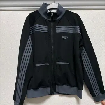 Younger Song 트랙 자켓