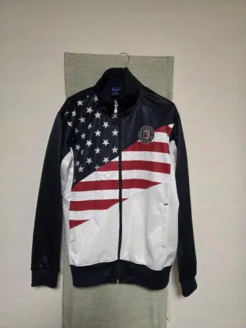 Champion 미국 국기(성조기) 디자인 트랙 자켓