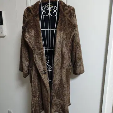 BACCA 표범 무늬 브라운 후드 부착 롱 코트