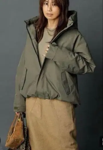 FORME  다운 자켓 카키 히가시하라 아키