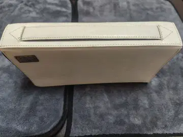 캘빈 클라인 화이트 가죽 장지갑