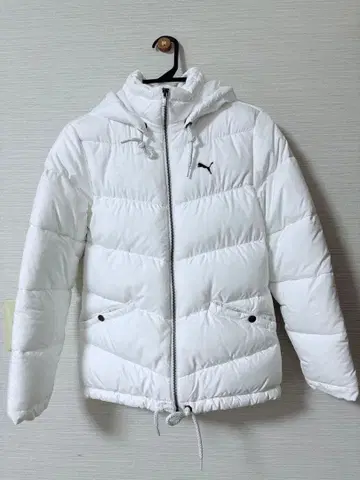 [새상품급] PUMA 화이트 다운 자켓 후드 부착
