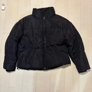 블랙 다운 자켓 숏 기장