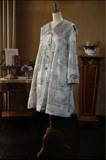 SERAPHIM 세라핌 트왈 드 주이 린넨 코트 화이트