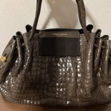 개점 세일 정가 약 11만 새상품급 안드레아 마비아니 가죽 핸드백