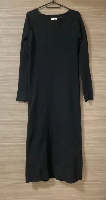 언그리드 니트 원피스