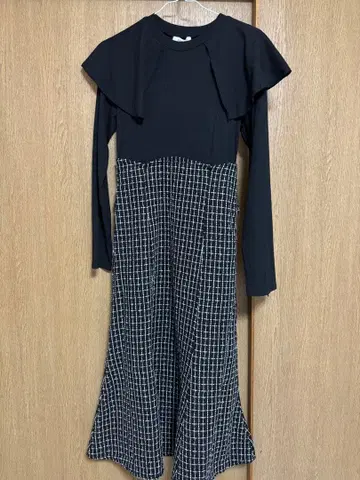 케이프 옷깃 레이스업 긴팔 체크 무늬 원피스