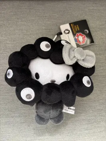 산리오 블랙 미야쿠미야쿠 변신 봉제 인형 카라비너 포함 (BC) 헬로키티