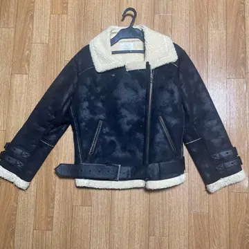 Ungrid 블랙 무스탕 코트