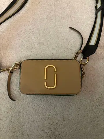 가격 인하 중! MARC JACOBS 베이지 숄더백