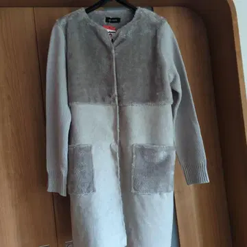 새상품 REI RISEE 무스탕 조 보아 아우터