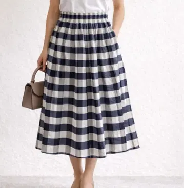 네이비 x 화이트 스트라이프 플레어 스커트 FREE size