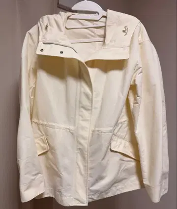 유니클로 크림색 후드 부착 아우터 자켓