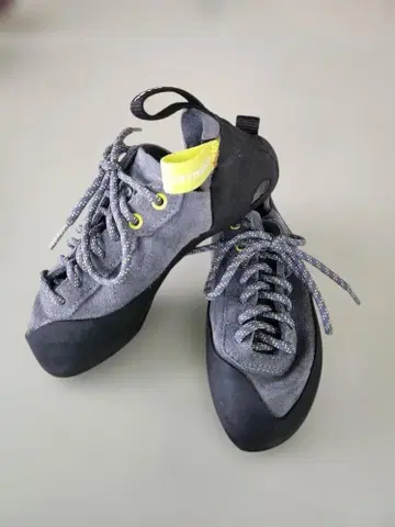 UNPARALLEL 클라이밍 신발 그레이/블랙