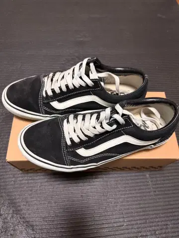 Vans 스웨이드 블랙 스니커즈