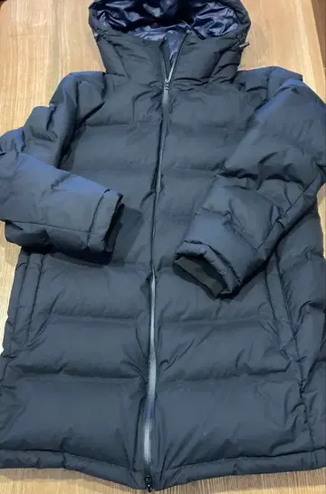 유니클로 심리스 롱 다운 XXL 배송비 포함