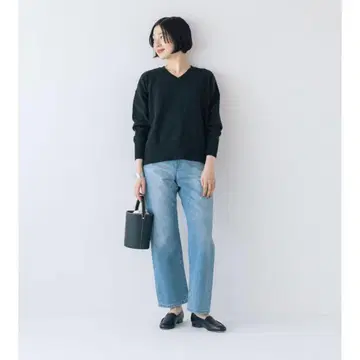 봄의 시작, 절묘한 V넥 코튼 니트 / 블랙