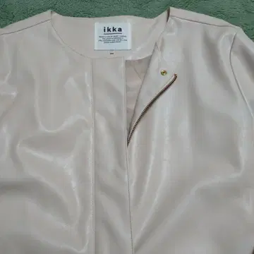 ikka의 아이보리 가죽 노카라 자켓