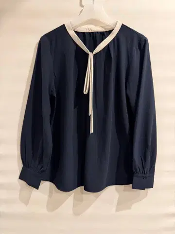 로페피크닉 블라우스 네이비