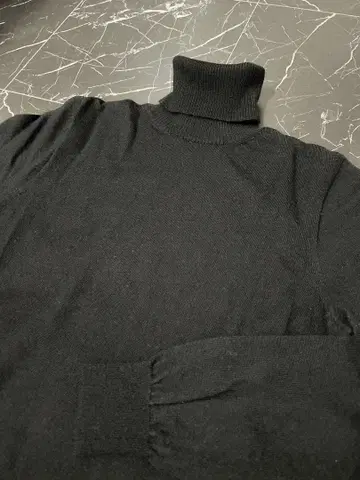 [ 새상품급 ] 리나쉔테 캐시울 터틀넥 니트 사이즈 48