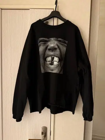 새상품 YZY Bully Longsleeve BLACK yeezy 롱 T