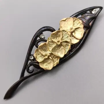 플라워 모티브 브로치 ~골드 컬러 꽃이 피는 우아한 차림~