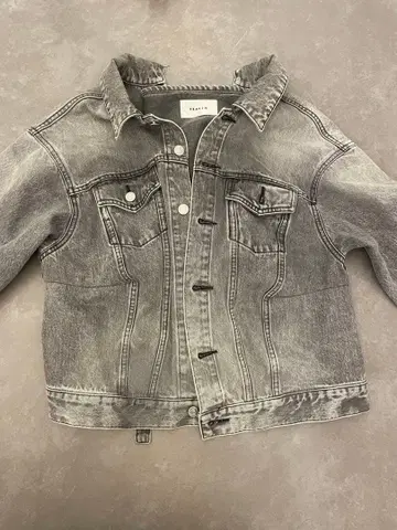 FRAY.I.D 그레이 데님 자켓