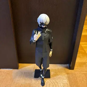 도쿄 구울 카네키 켄 피규어