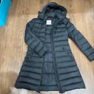MONCLER 블랙 다운 자켓 후드 부착