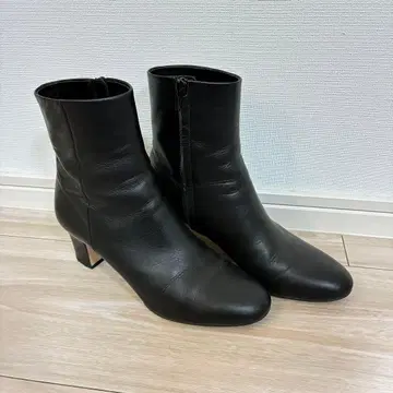 블랙 가죽 숏부츠