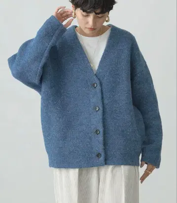 부클레 W 페이스 V넥 니트 가디건 블루 새상품급