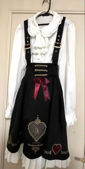 트럼프 무늬 셋업 원피스 ( Amavel )