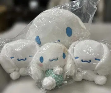 산리오 봉제 인형 세트 (시나모롤 4개, 그 외 3개)