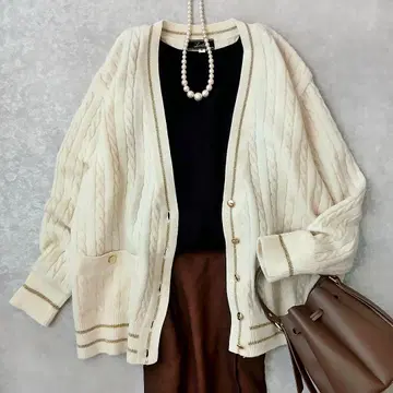 새상품급 레리안 골드 버튼 울 100% 케이블 니트 V넥 가디건