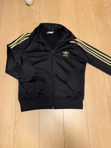 adidas 지퍼 후드티 블랙 골드