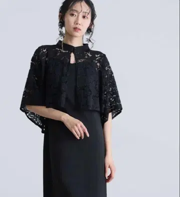 [ 새상품급 ] atlo 2WAY 슬림 숏 기장 상의 드레스 블랙